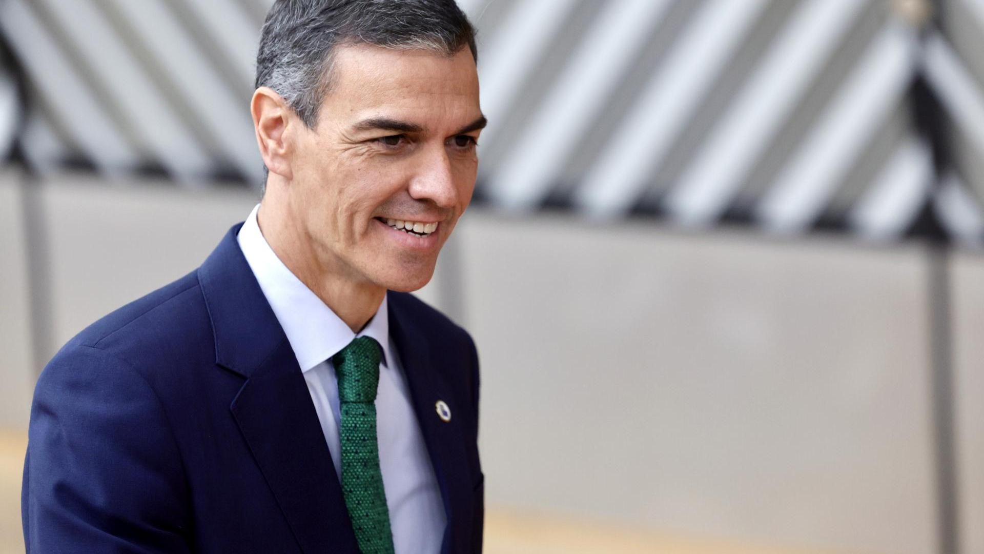 La Ley de Amnistía y las fases de Pedro Sánchez: de negar su existencia a calificarla de virtud por tenerla La Ley de Amnistía y las fases de Pedro Sánchez: de negar su existencia a calificarla de virtud por tenerla