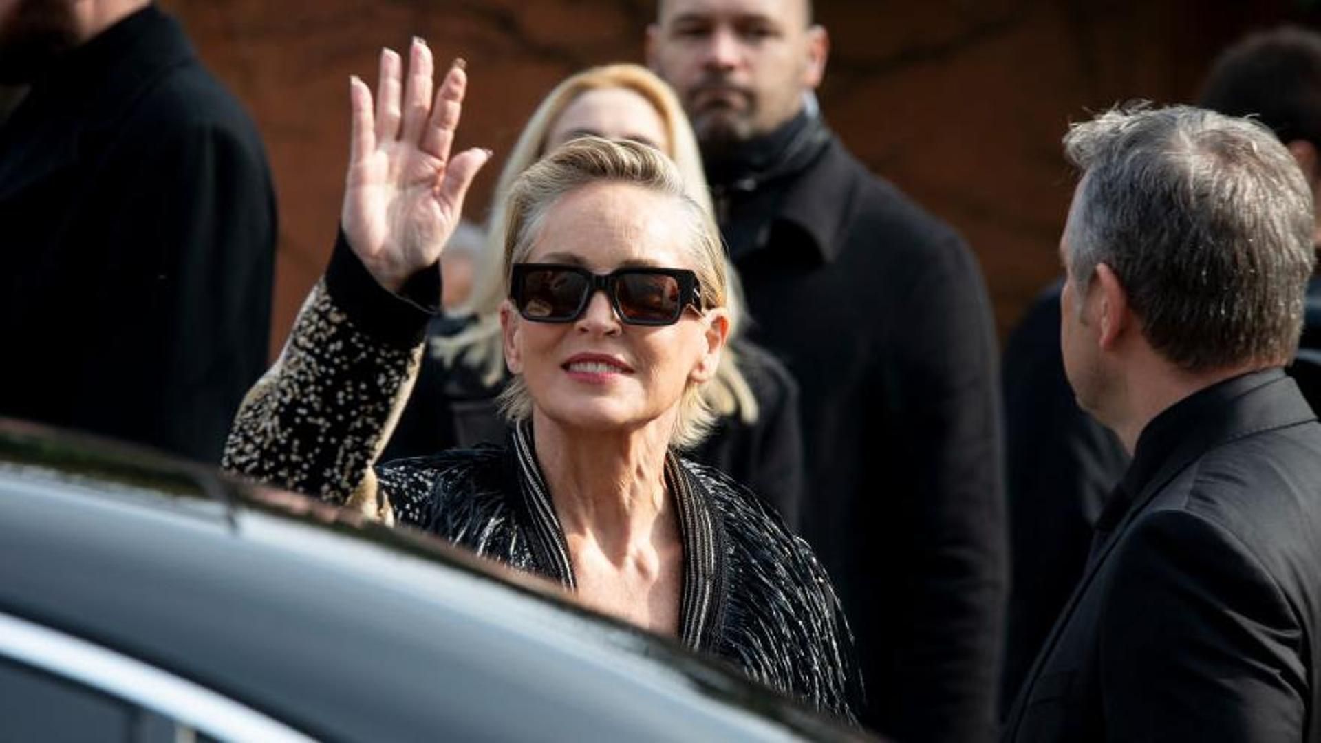 Sharon Stone a su llegada a la Milan Fashion Week, en febrero de 2025