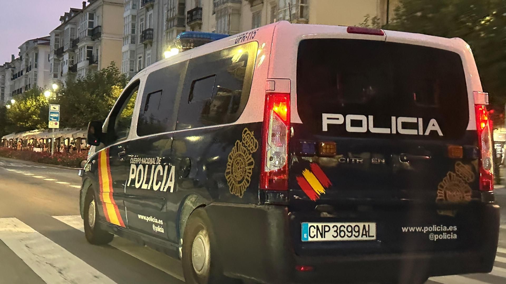 Un vehículo de Policía Nacional