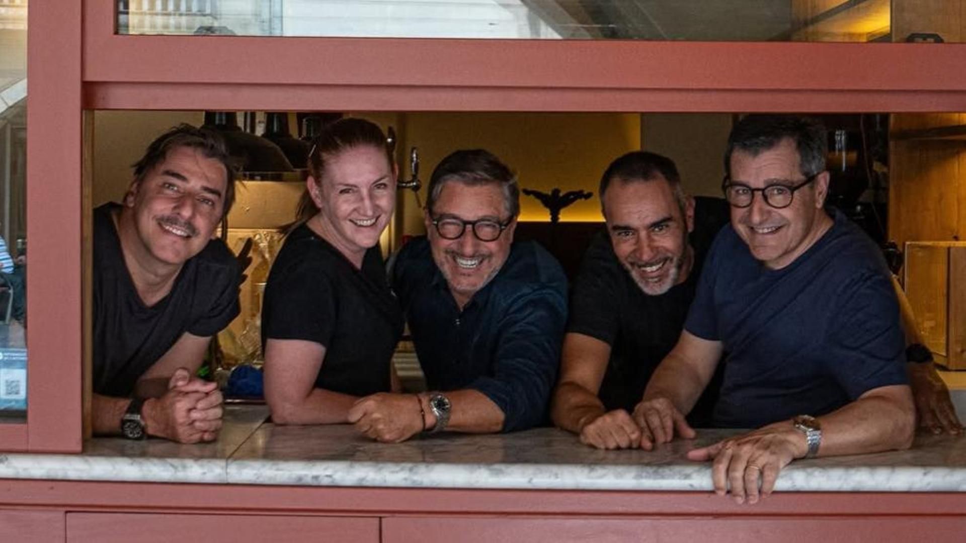 Vii, el bar para acomodarse en la barra que los Roca han hecho como homenaje a sus padres