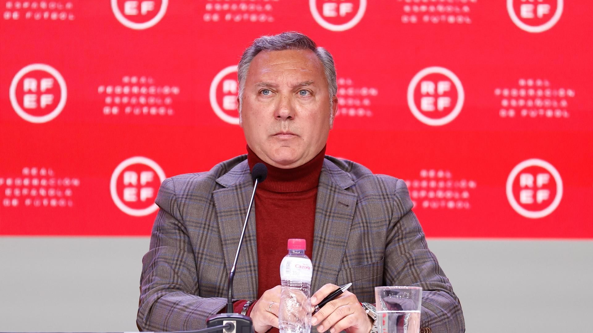 Archivo - El expresidente del Comité Técnico de Árbitros (CTA) Luis Medina Cantalejo.