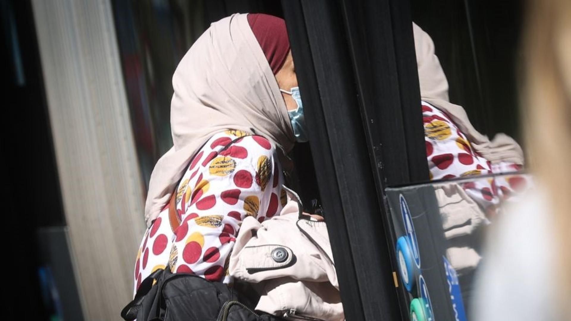 Archivo - Mujer con velo