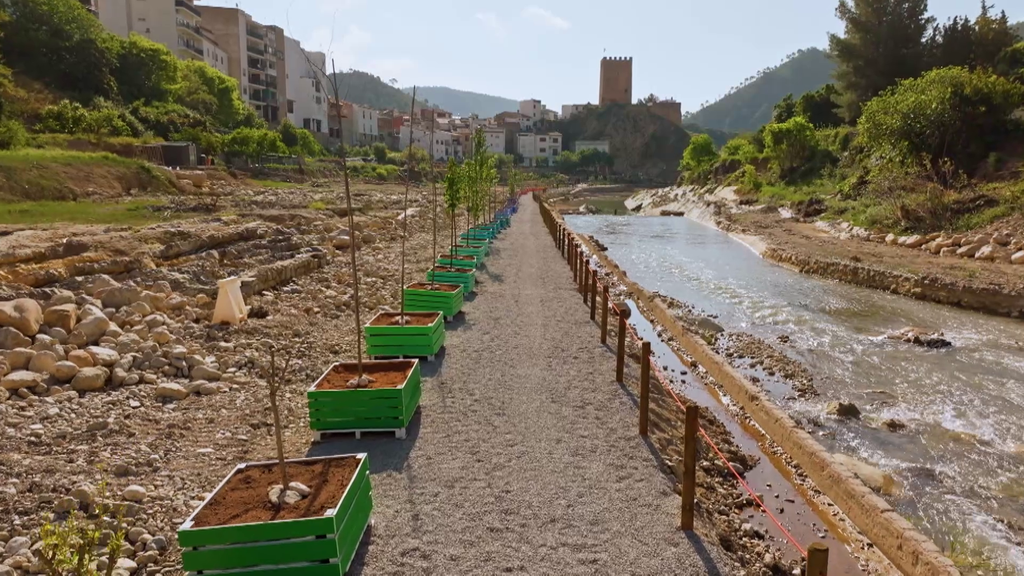 Así ha quedado Sot de Chera tras la misión de Jesús Calleja: el antes y el después de este pueblo que fue arrasado por la DANA