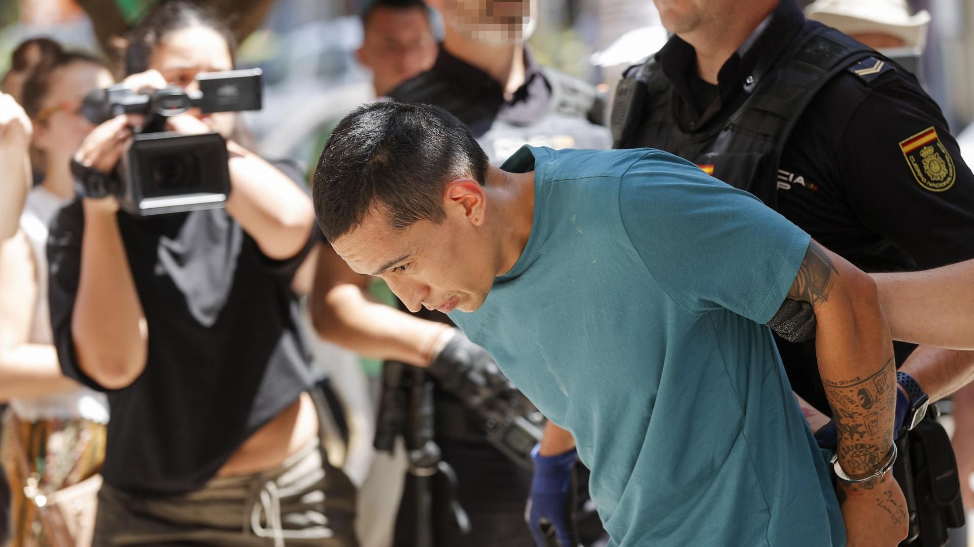 El hombre que mató a su pareja e hijo en Algemesí en los juzgados