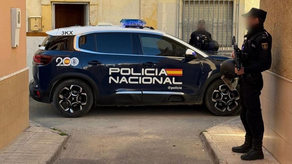 Hallan en una vivienda de Almería el cadáver de una mujer de 60 años, víctima de una muerte violenta