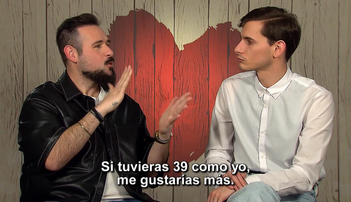 Jesús siente que le separan demasiados años de Víctor para comenzar una historia de amor