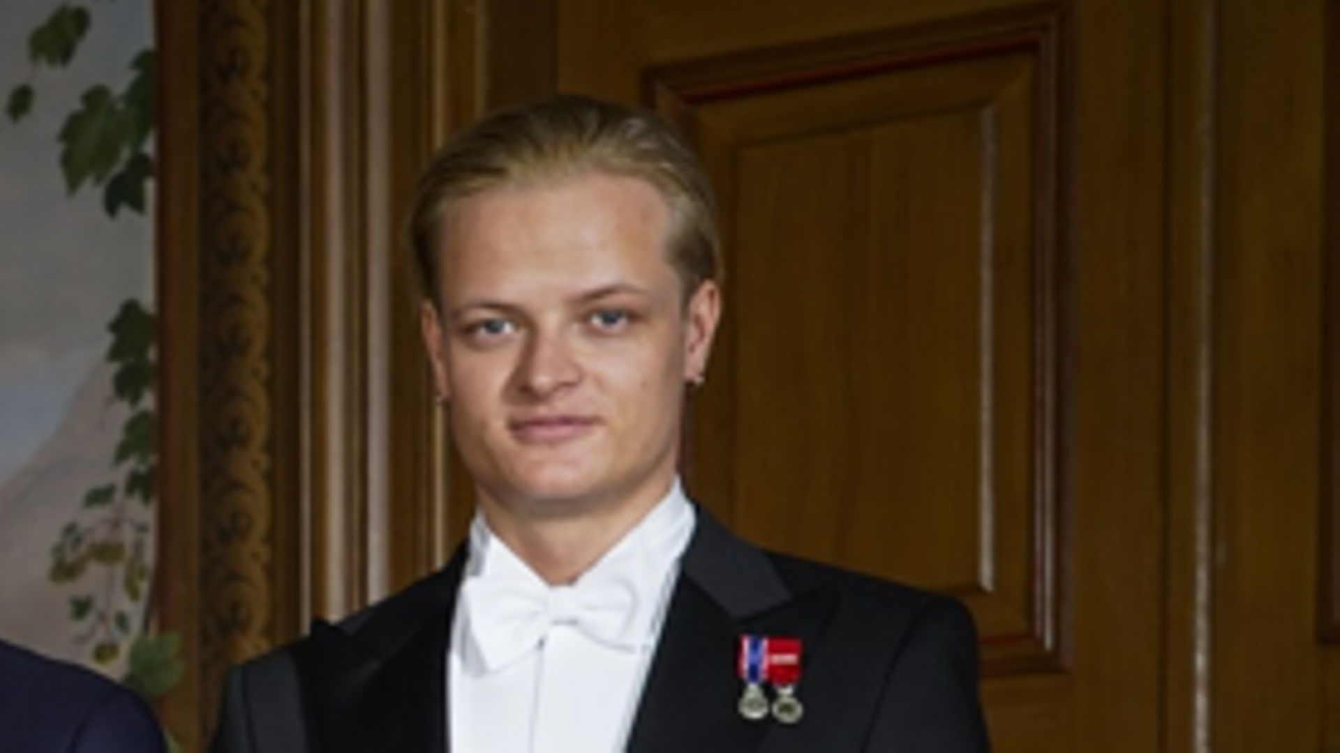 La Policía Acusa al hijo de la princesa Mette-Marit de 23 delitos, incluidos tres por agresión sexual