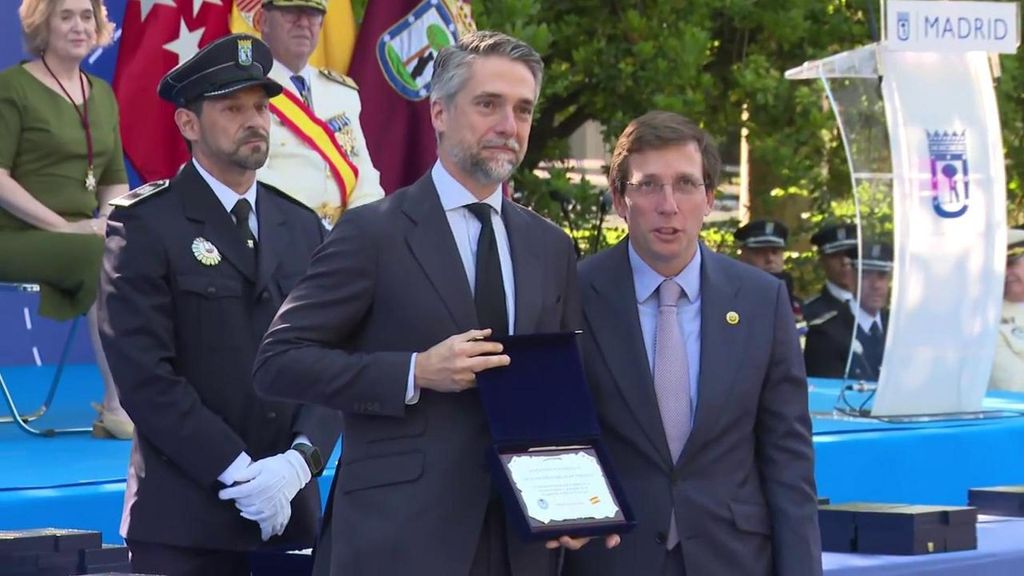 La Policía Municipal de Madrid premia a Informativos Telecinco por su labor en el "fortalecimiento de la imagen" del cuerpo