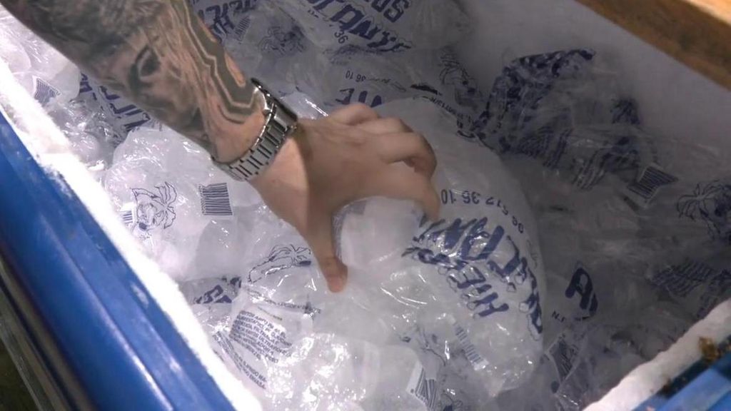 Los fabricantes de hielo alertan de la incapacidad para afrontar un verano con temperaturas disparadas: "Las máquinas dan lo que dan"