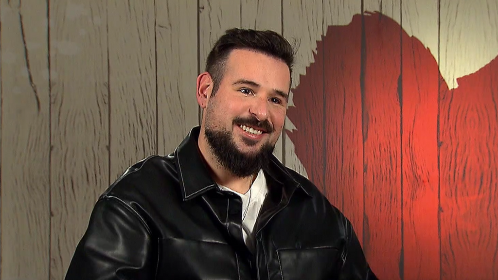 Un soltero reivindica en ‘First Dates’ la falta de intérpretes para personas sordas en las urgencias de los hospitales: “Tienes que avisar con dos días”