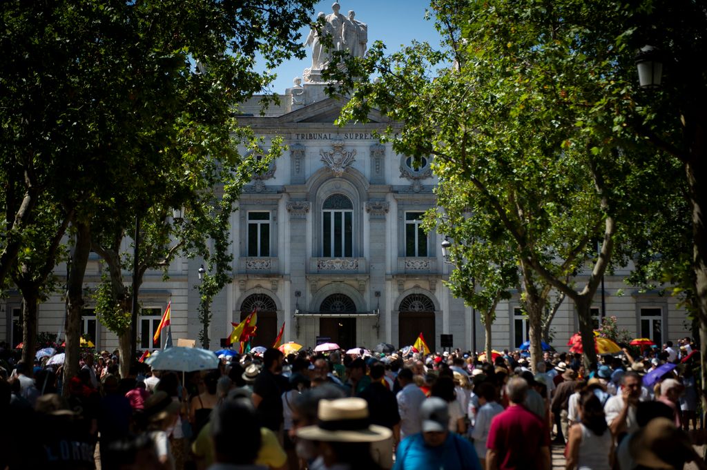 Jueces y fiscales se concentran frente al Tribunal Supremo contra las reformas judiciales del Gobierno