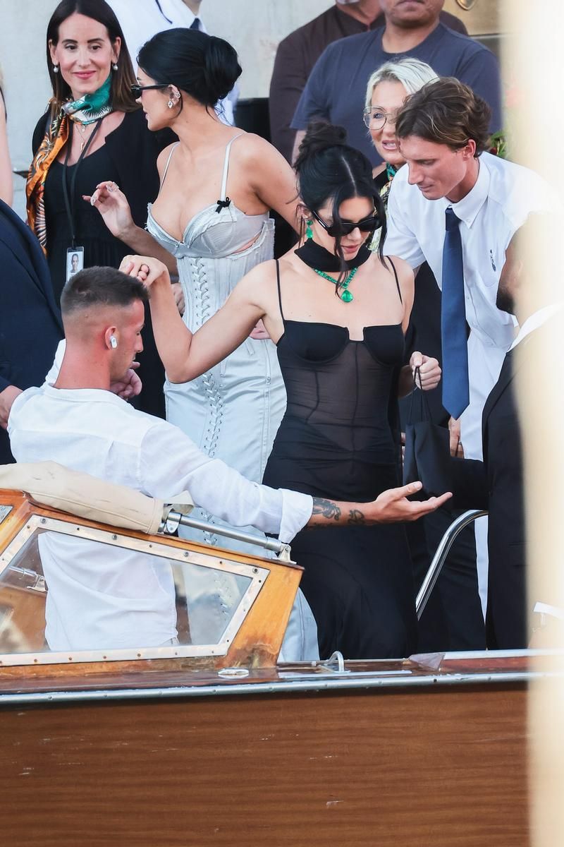 Kendall y Kylie Jenner, en la boda de Jeff Bezos y Lauren Sánchez