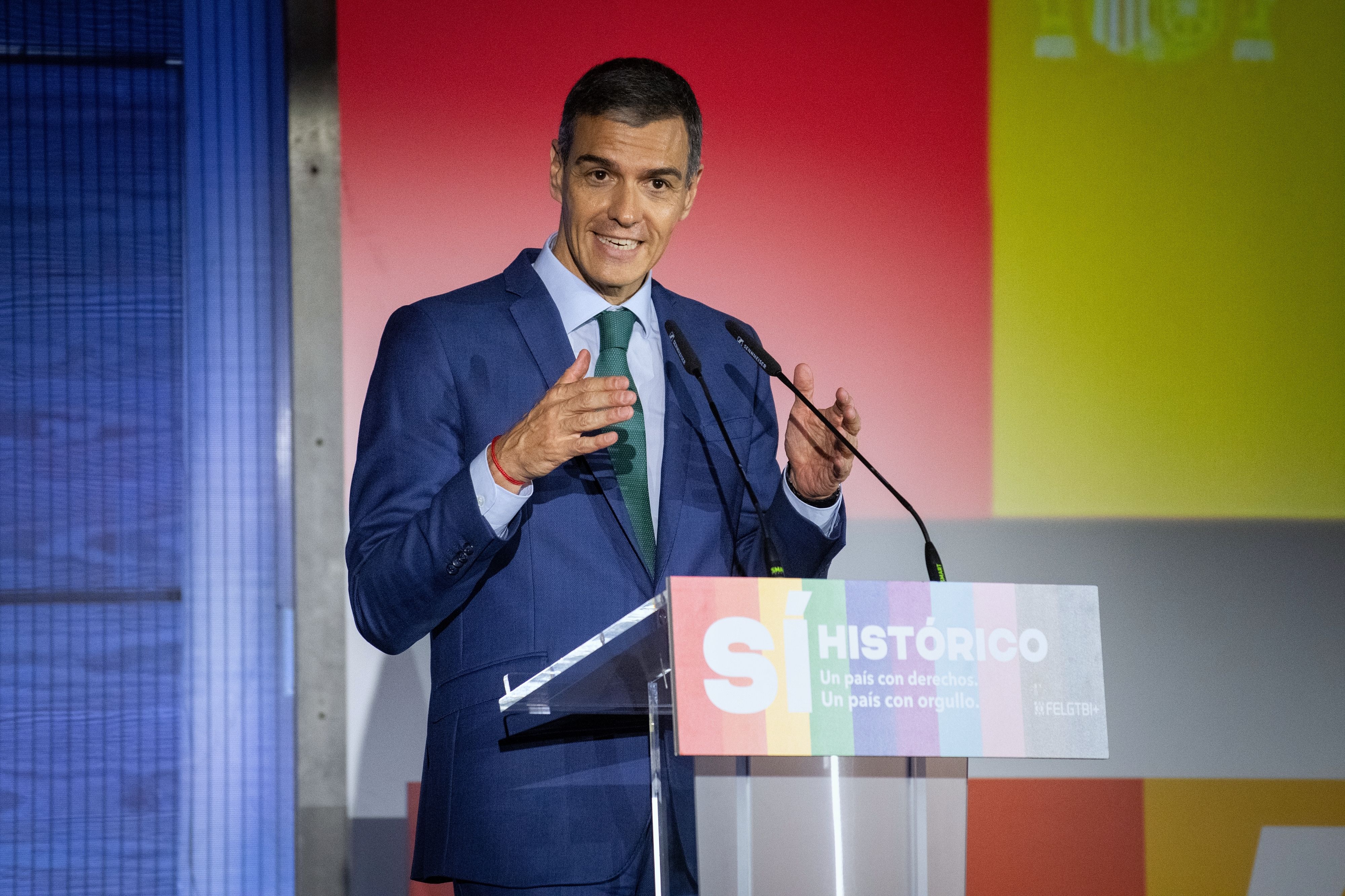 Pedro Sánchez celebra los 20 años del matrimonio igualitario: "Somos una sociedad más justa"