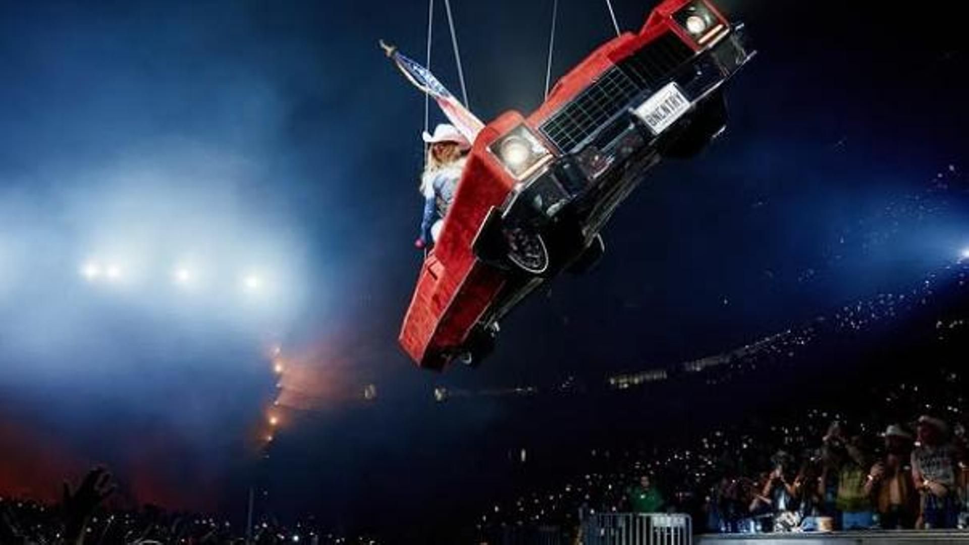 Beyoncé sufre un accidente en pleno concierto en Houston, Texas