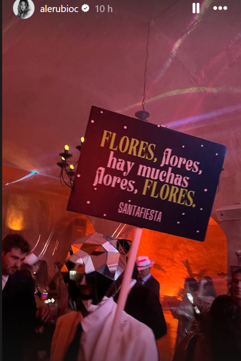 El cartel de lsa "flores" de la boda