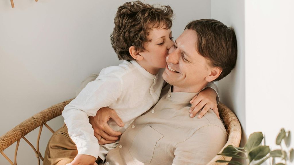 Los padres pueden tener un hijo favorito, según la psicóloga infantil Sara Tarrés