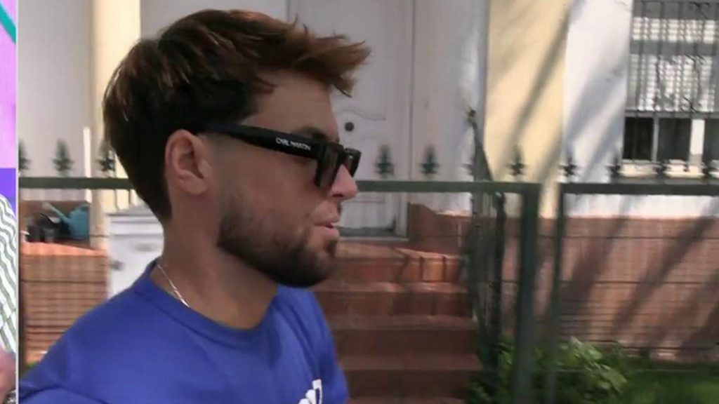 Montoya reaparece cabizbajo y se echa las manos a la cara cuando le preguntan por Anita