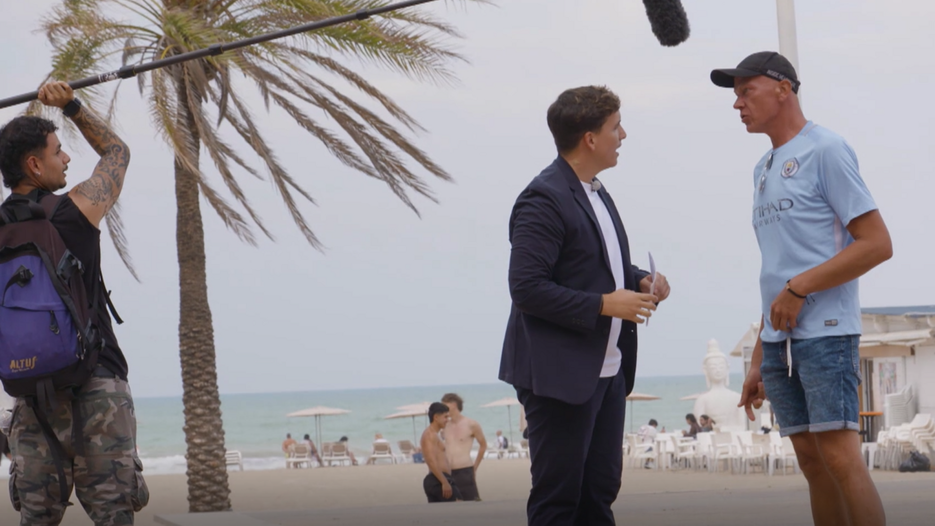 Xuso Jones, paralizado con el comentario de un vecino de Gandía: “Tengo problemas cuando hablas murciano”