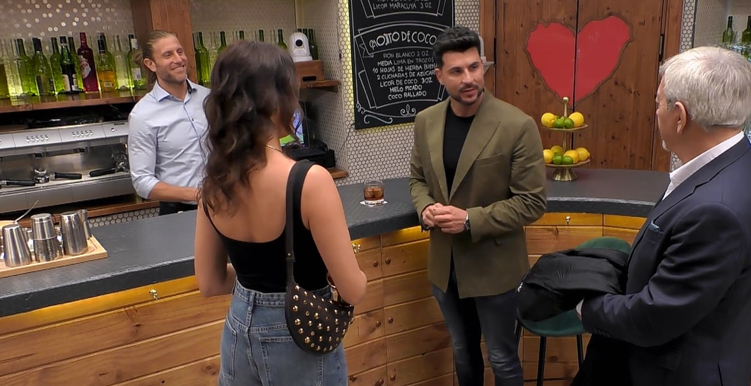 Antonio se pone muy nervioso al conocer a Daniela en 'First Dates'