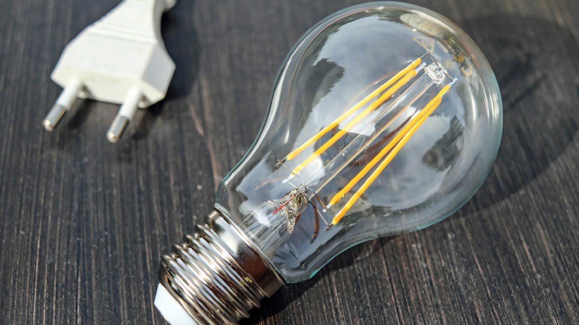 Archivo - Bono social eléctrico