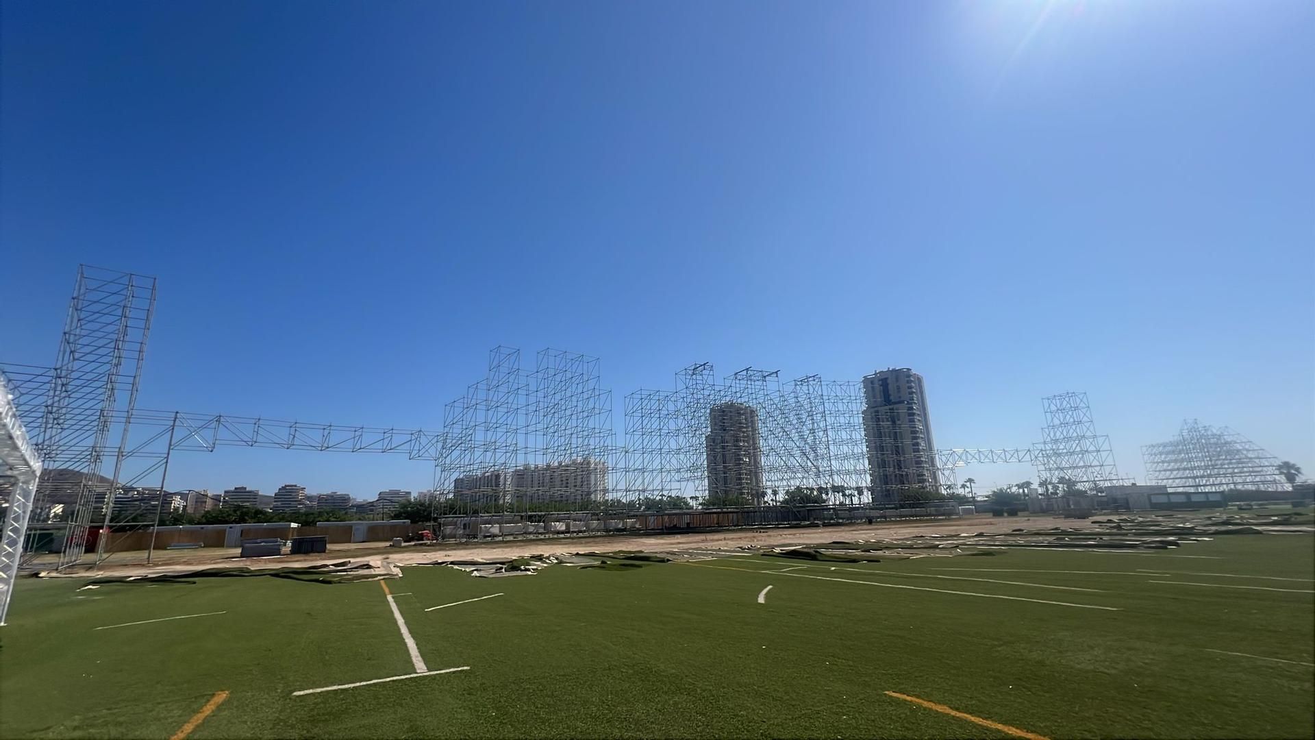 El gigantesco escenario está en plena construcción