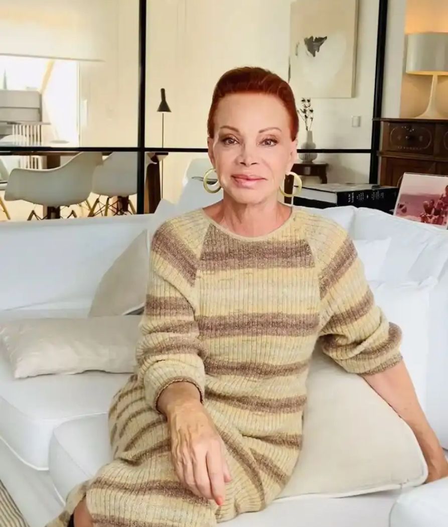 El salón de la casa de Paloma San Basilio