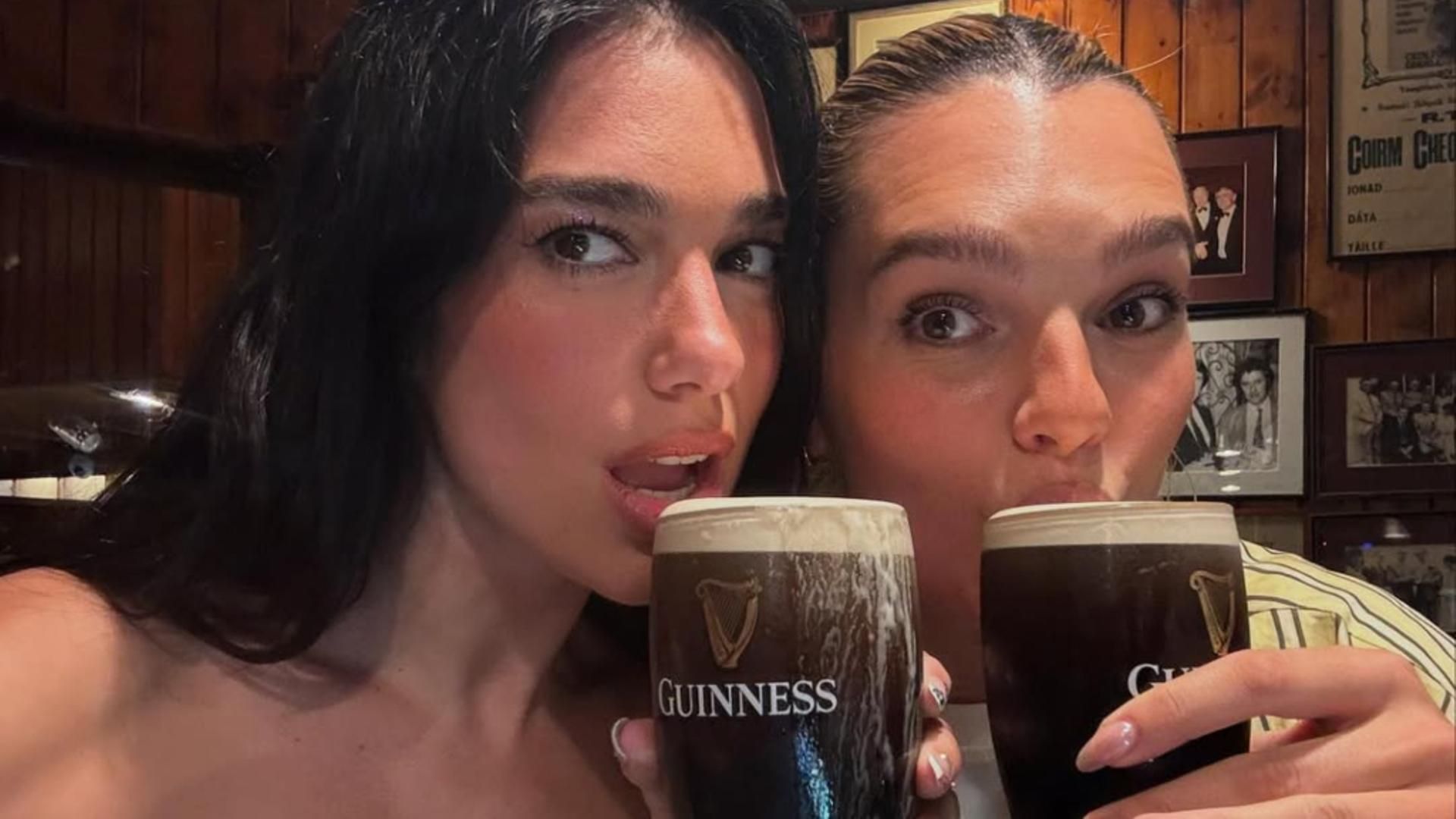 Split the G: el reto que ha hecho Dua Lipa con sus amigos y una Guinness