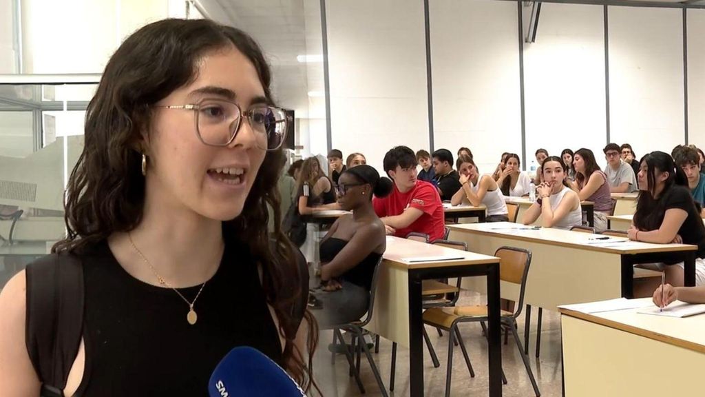 Los estudiantes de la DANA se enfrentan a la PAU: "Cuando otros estudiaban, yo estaba limpiando barro"