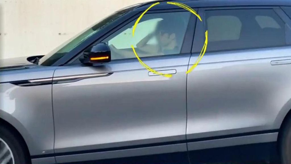 Exclusiva | Las imágenes del rostro de Cayetano Rivera antes de abandonar Sevilla: "Se le ve abatido"
