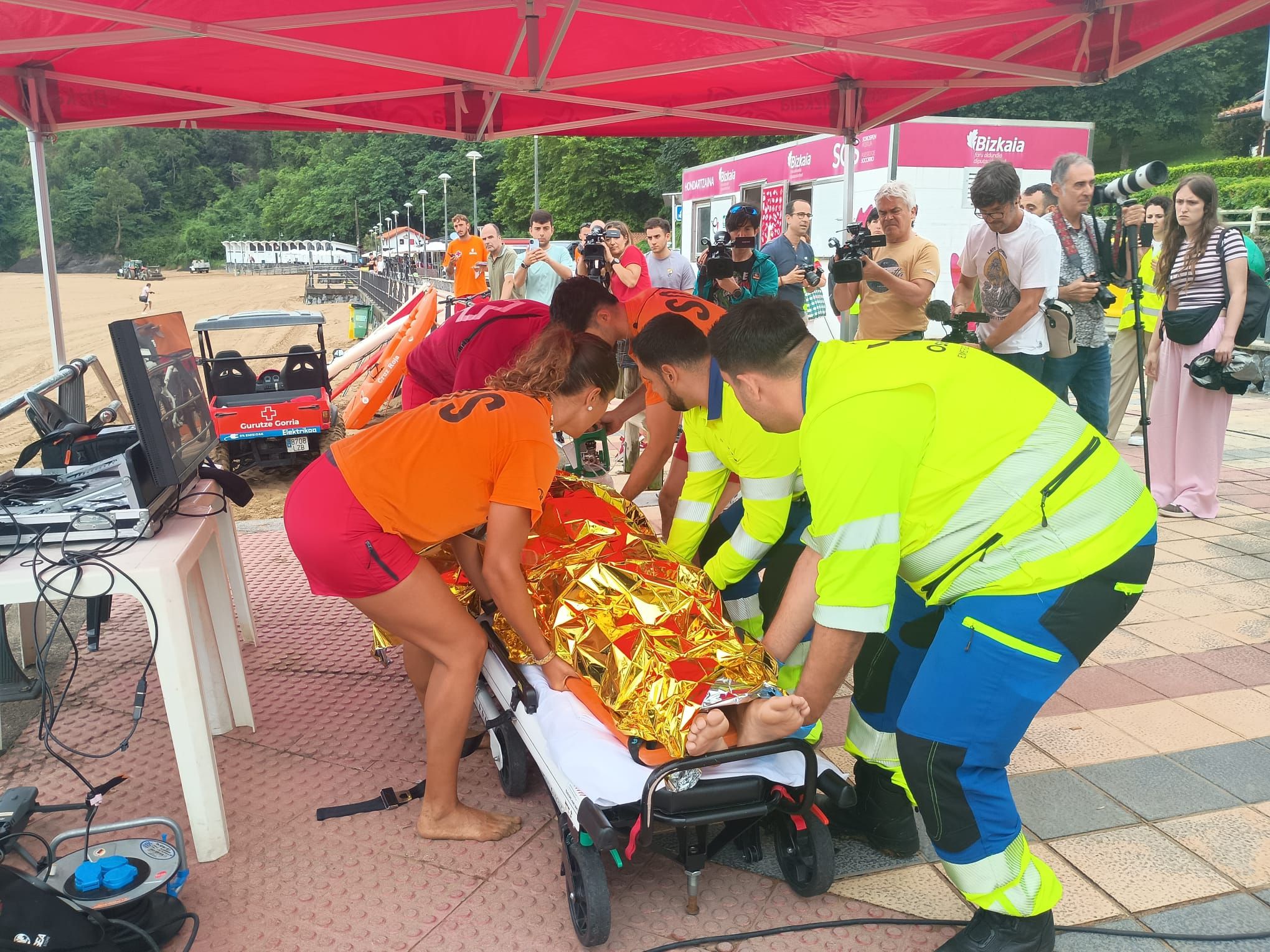 A la víctima se le han practicado maniobras de reanimación en la arena