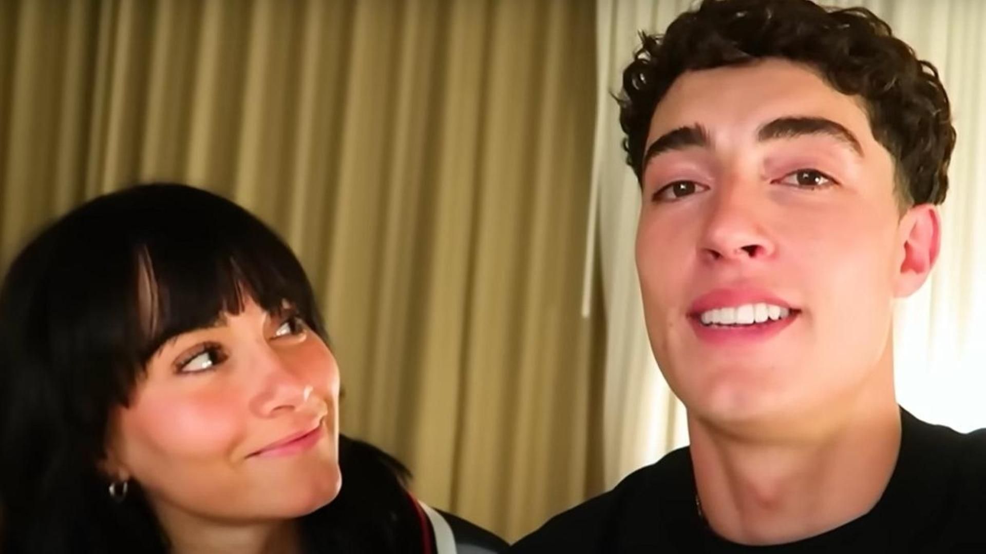 Aitana en uno de los vídeos de Plex