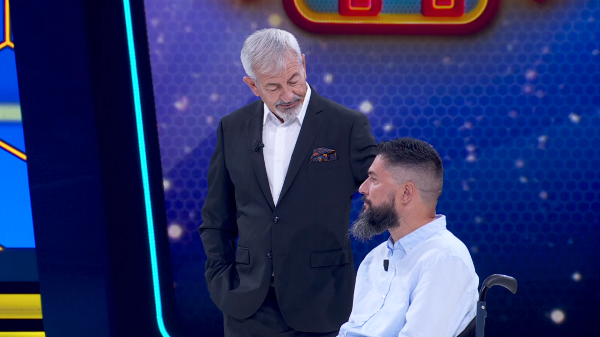 Alejandro se emociona al descubrir a su familia en 'Todos por ti' y cuenta su historia de superación: "Me rompí la cervical C5"