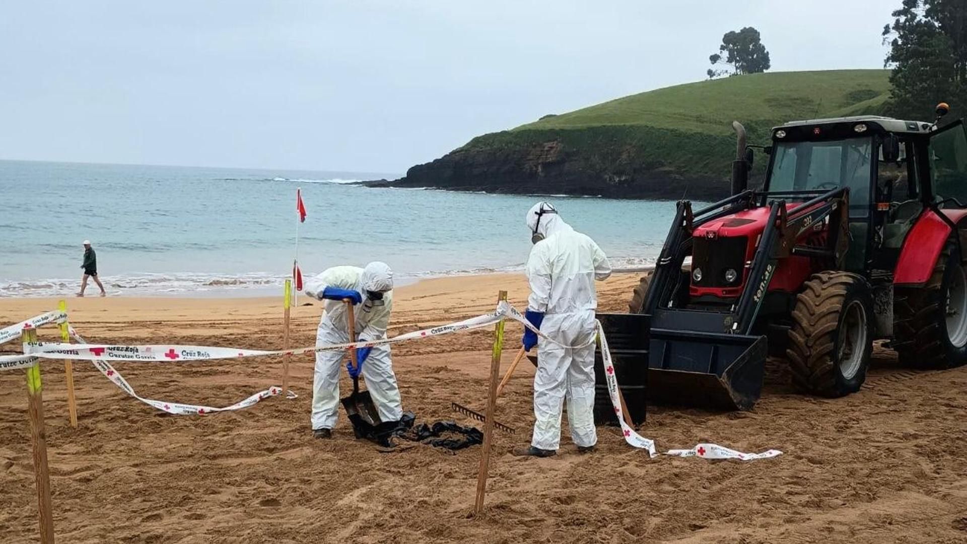 El doble simulacro ha tenido como escenario la playa de Karraspio, en Mendexa