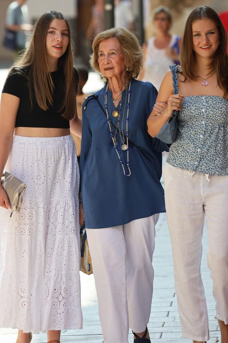 Leonor y Sofía, este verano con la reina Sofía