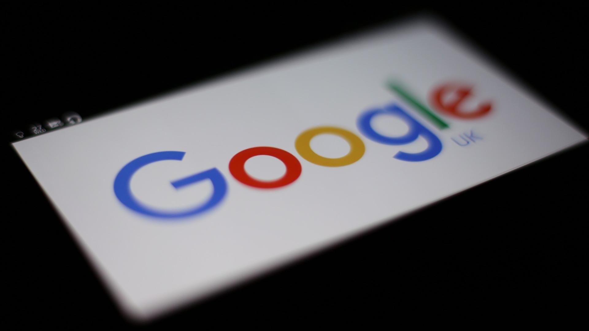 Multan a Google con más de 260 millones de euros por recopilar datos y usar la conectividad móvil en Android sin permiso