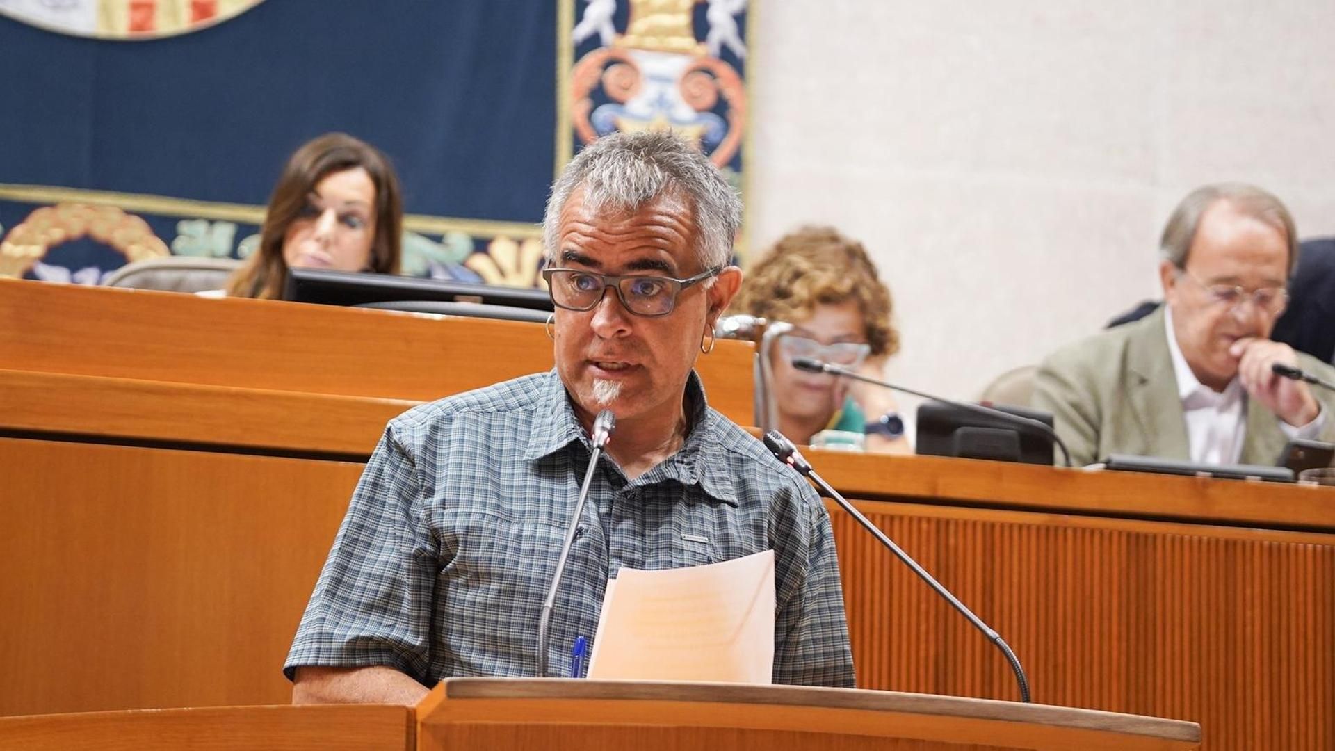 Tensión en las Cortes de Aragón: la izquierda abandona el hemiciclo tras los insultos del portavoz de Vox a un diputado de Podemos