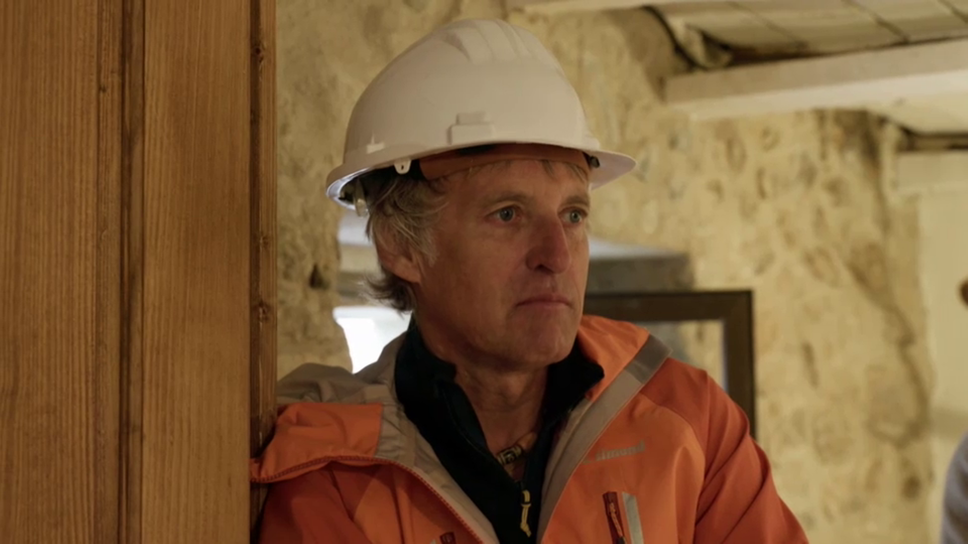 Todo un pueblo unido para reformar la precaria vivienda de unos entrañables vecinos, en 'Volando voy, volando vengo'