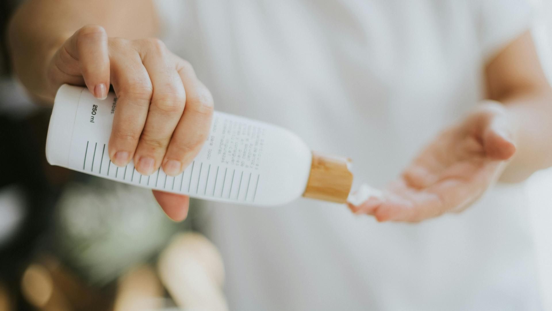 Un experto resuelve la duda de cuánta crema solar hay que echarse para estar protegidos