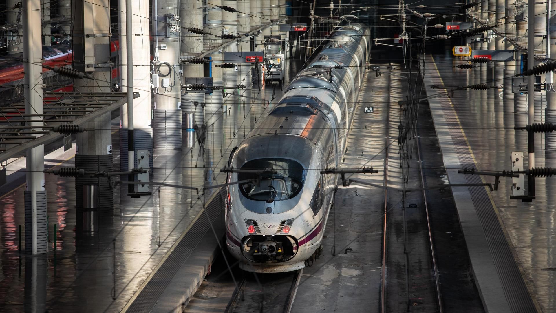 Un tren estacionado en Atocha