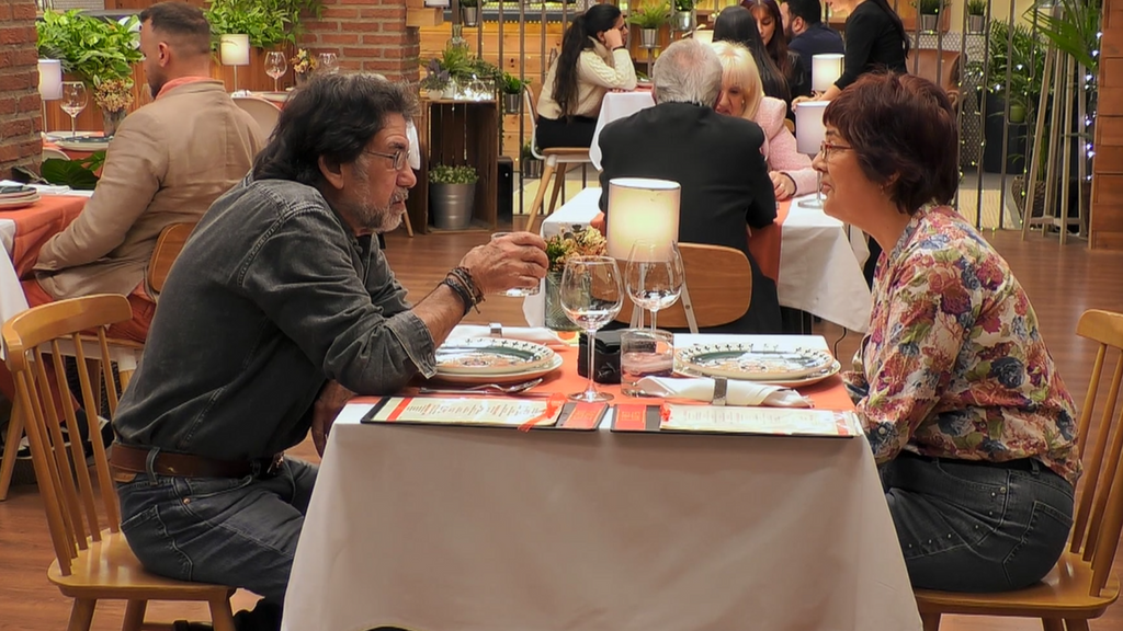 Una soltera de ‘First Dates’, en shock al escuchar los viajes astrales de su cita: “Me veo tumbado en la cama y me voy al espacio”