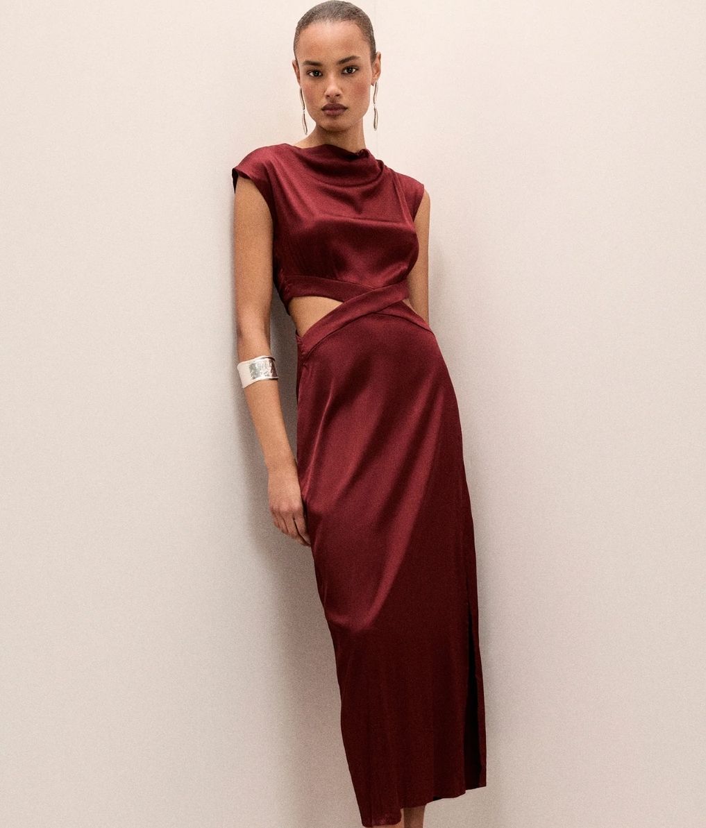 Vestido con abertura lateral