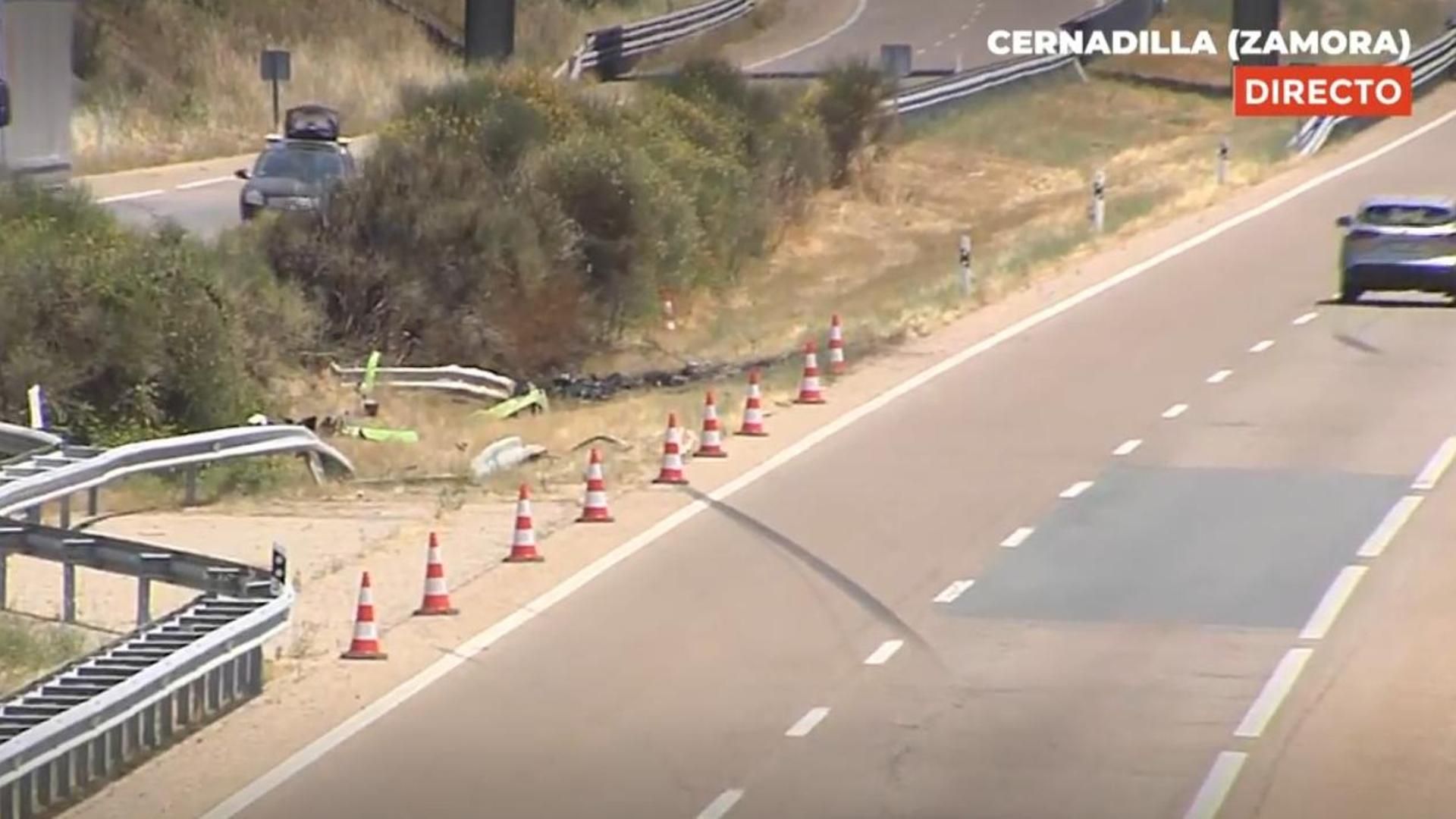 Las marcas del neumático en la carretera: Diogo Jota frenó en seco antes de salir despedido al exterior de la vía