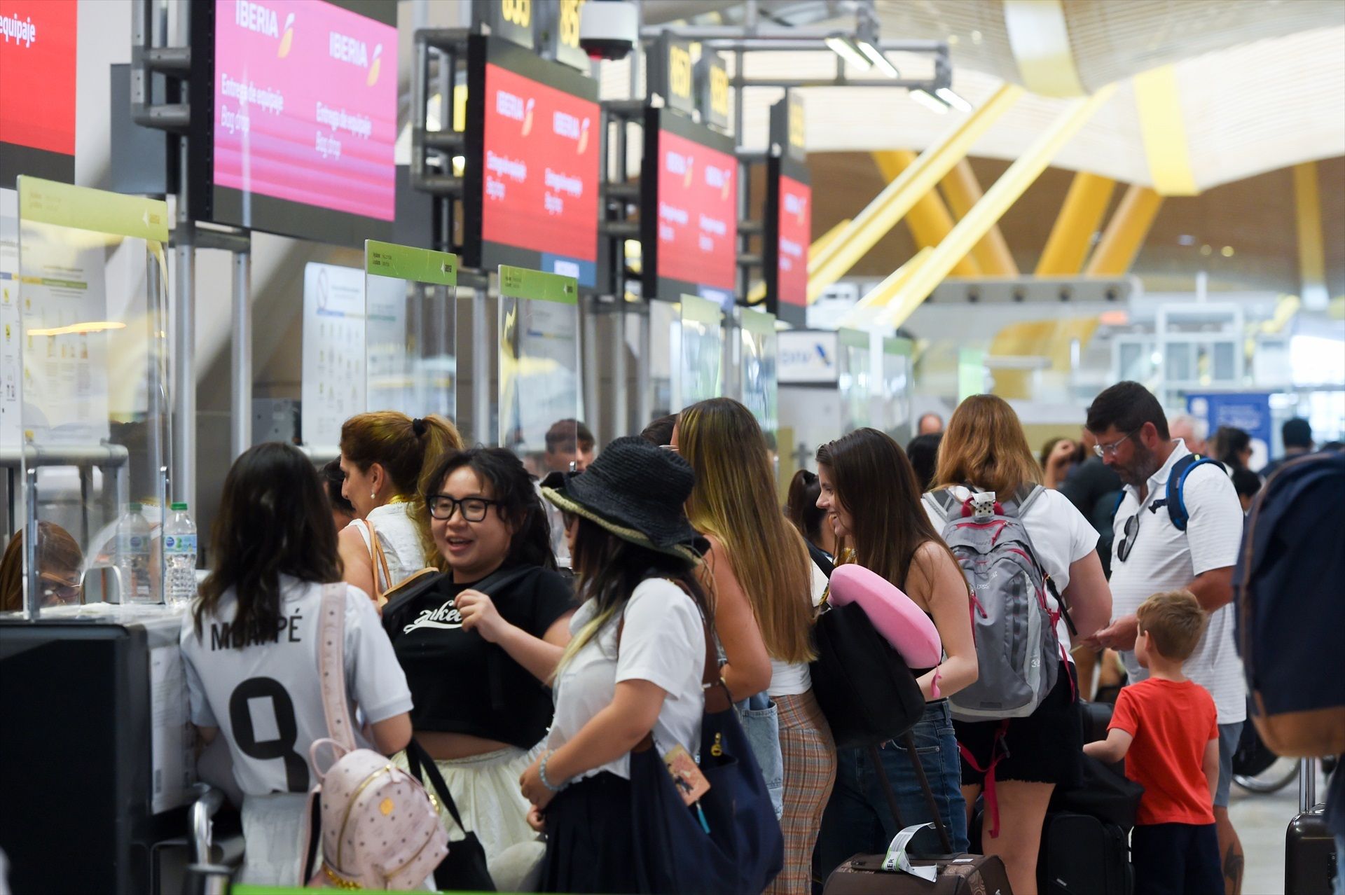 Barajas vuelve a la normalidad tras el colapso por el fallo informático