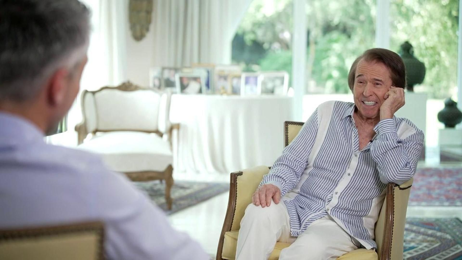 Carlos Franganillo entrevista a Raphael tras su linfoma cerebral: "Al mes, el médico me dijo que fuera ensayando"