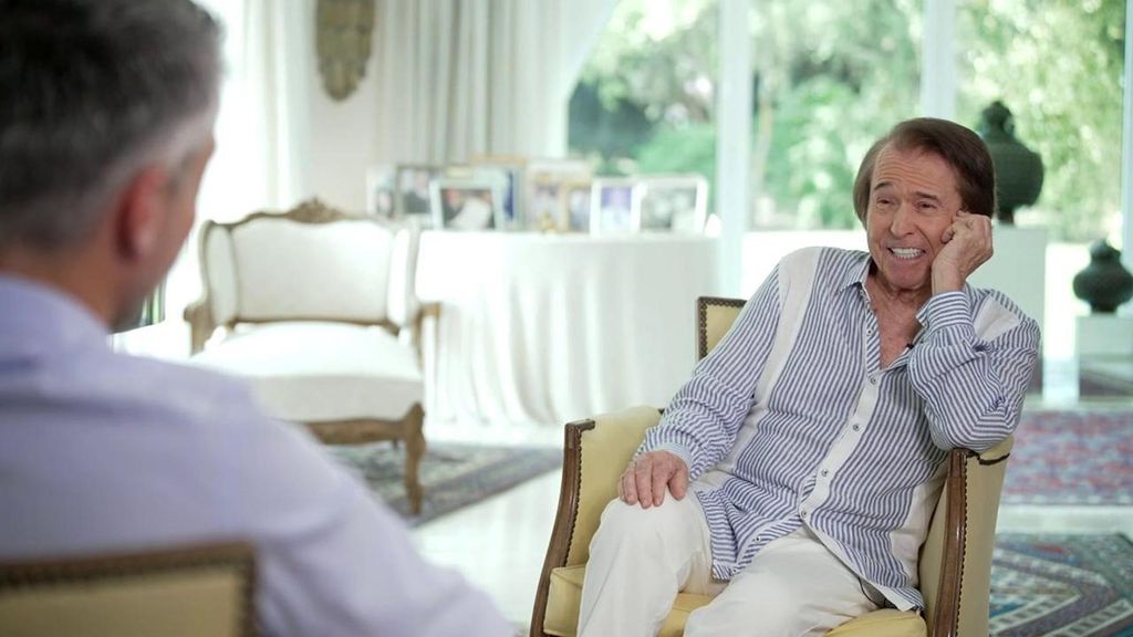 Carlos Franganillo entrevista a Raphael tras su linfoma cerebral: "Al mes, el médico me dijo que fuera ensayando"