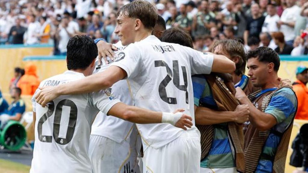 El Madrid de Xabi Alonso es una piña, así fue la celebración de los jugadores por el cumpleaños de Lucas Vázquez tras vencer a la Juventus