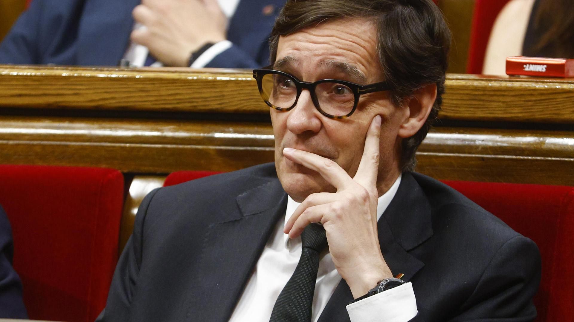 El presidente de la Generalitat, Salvador Illa, en el hemiciclo del Parlamento de Cataluña