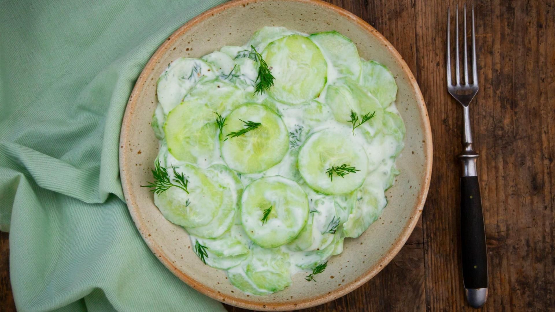 Ensalada de pepino, manzana y yogur