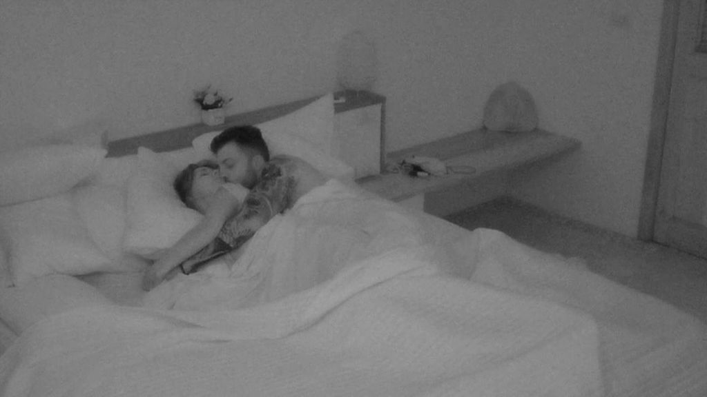 Fani Carbajo y Rubén se dejan llevar y duermen juntos en ‘La isla de las tentaciones’: “Ya he metido la pata así que ya cuesta bajo y sin casco”