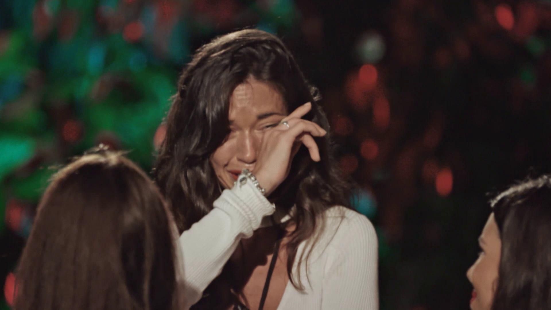 Fiama Rodríguez se derrumba al no ver imágenes de Álex Bueno y se marcha de la hoguera: “Yo no voy a seguir aquí”